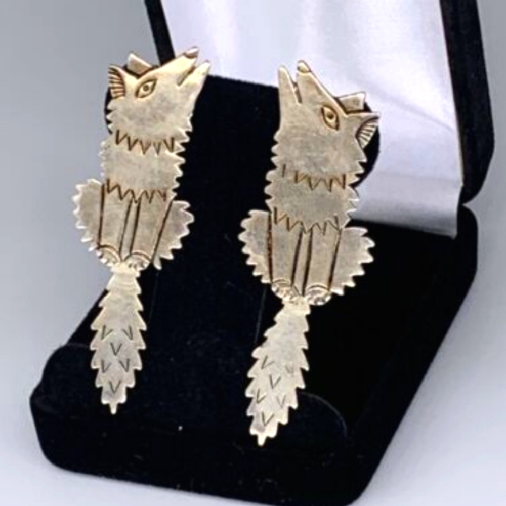 **ISO** Kristi Davis 1988 silver coyote earrings
